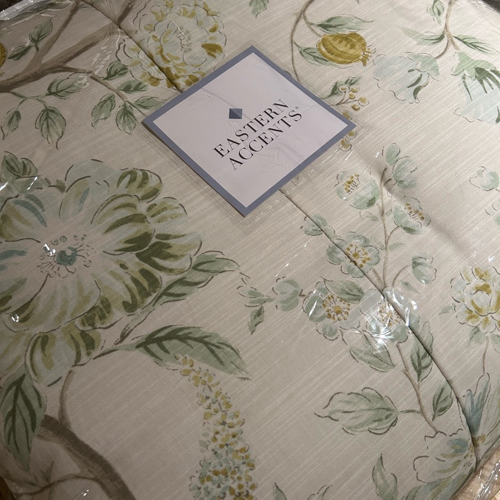 Eastern Accents Queen comforter